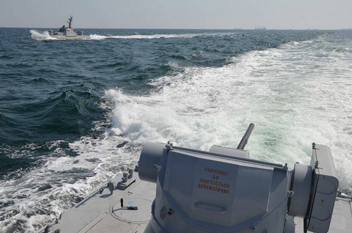 Пограничные суда России протаранили украинский корабль в Азовском море. Об этом сообщает пресс-служба Военно-морских сил Украины.