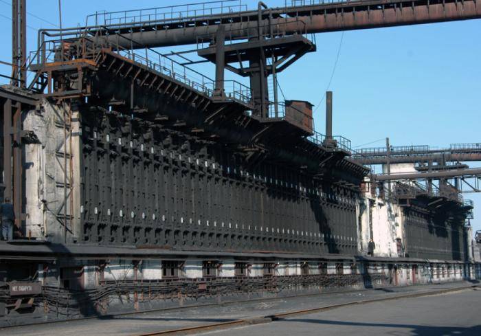 На оккупированном Донбассе горел завод Ахметова