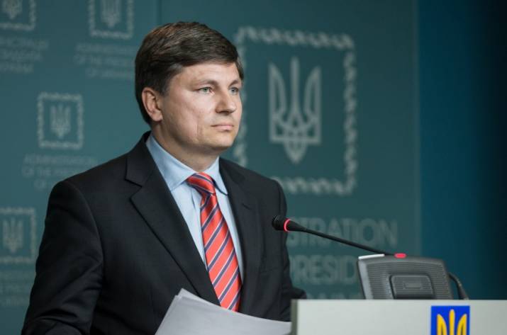 Военное положение полностью распространяется на Луганскую и Донецкую области - Герасимов