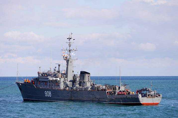 Россия направила военный корабль в сторону Азовского моря - Reuters