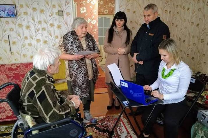 Маломобильные жители Лимана отныне могут воспользоваться услугами Центра предоставления административных услуг не выходя из своего дома. Об этом сообщает пресс-служба Лиманского городского совета.