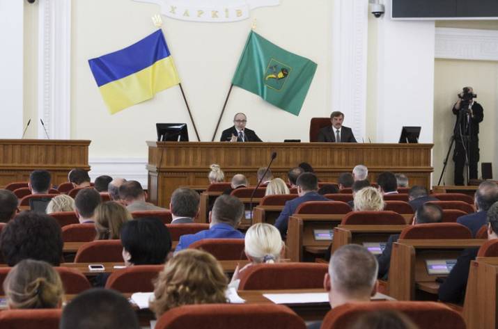 Депутаты Харьковского городского совета направили к главе Верховной Рады Андрею Парубию обращение с просьбой предоставить внутренне перемещённым лицам избирательные права на местных выборах. Об этом с