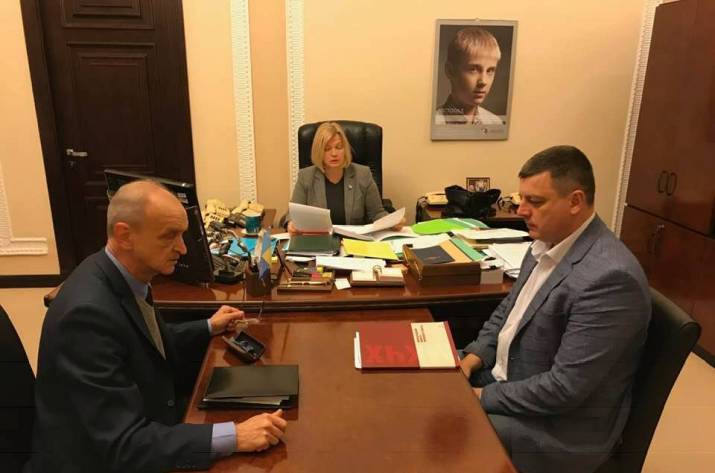 Вчера, 4 декабря, в Минске состоялось 100 заседание ТКГ и рабочих групп. Представители России отказались от предложения Украины провести обмен заложников 27 декабря.