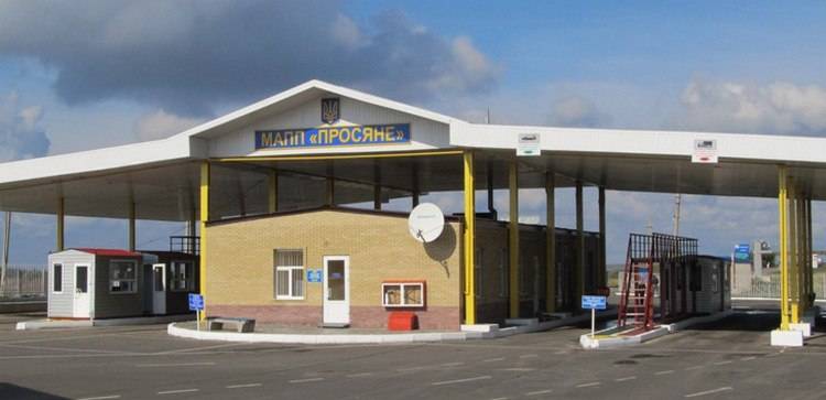 Гражданин Украины пытался незаконно вывезти оружие в Россию через пункт пропуска на Луганщине. Об этом сообщает пресс-служба прокуратуры Луганской области.