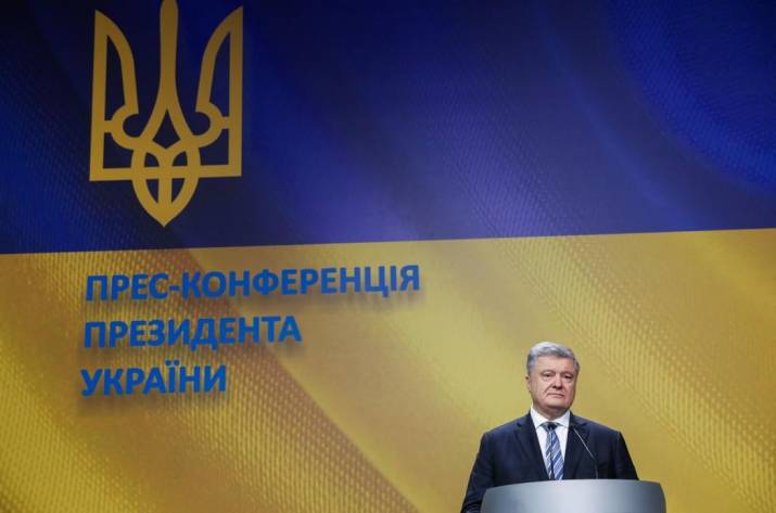 Вчера, 16 декабря, во время пресс-конференции президент Украины Петр Порошенко обратился к главе СБУ Василию Грицаку, чтобы контрразведка спецслужбы проверила всех государственных служащих на наличие 