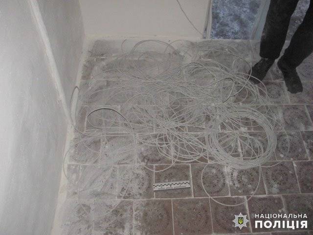 В Северодонецке задержан 20-летний парень, которого подозревают в совершении кражи кабеля. 