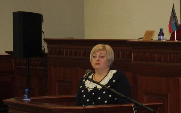 Константиновский горрайонный суд вынес заочный приговор бывшей заместительнице городского головы Светлане Астаховой за сотрудничество с боевиками