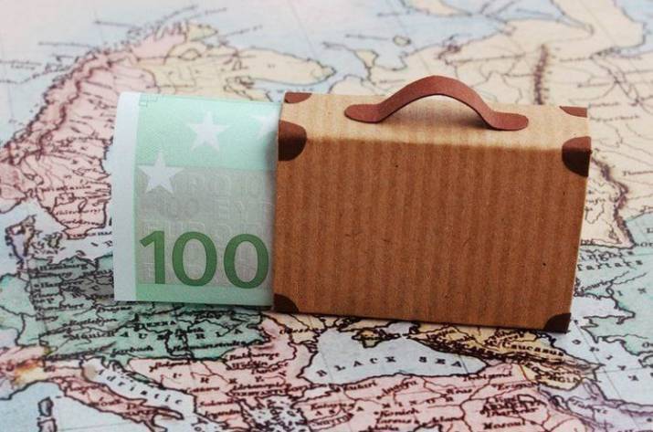 С 1 января 2019 года вступает в действие закон о налогооблажении международных посылок ценой свыше 100 евро. Об этом сообщает 