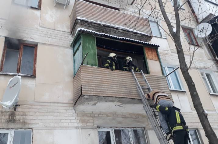 Сегодня, 9 января, в 07:43 в Службу спасения поступило сообщение о пожаре в Северодонецке на ул. Донецкая, д. 48А.