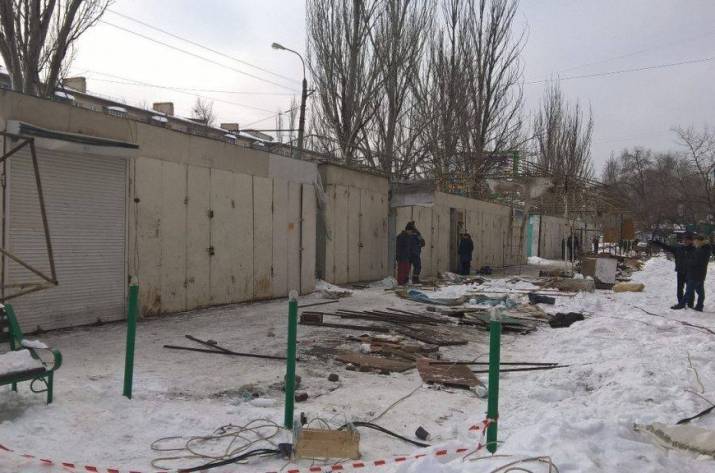В Луганске режут на металл крупный рынок (фото)