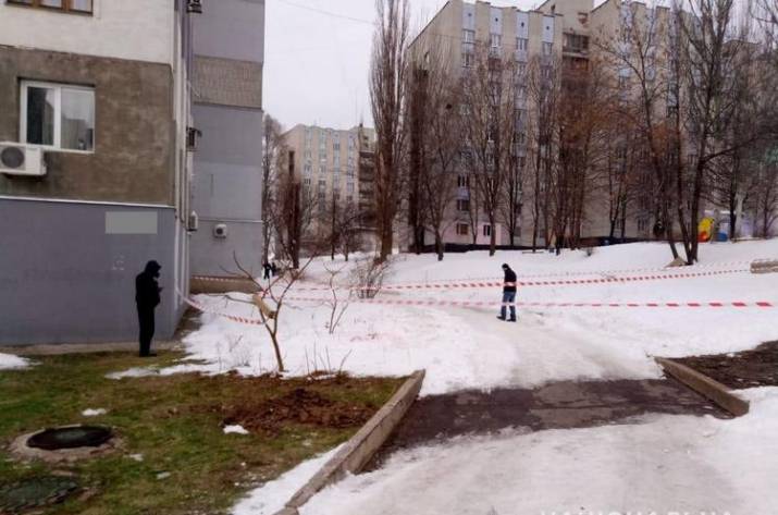 В Харькове соверешено вооруженное нападение на офицера Депортамента уголовного розыска местной полиции. Об этом сообщает Отдел коммуникации правоохранителей Харьковской области.