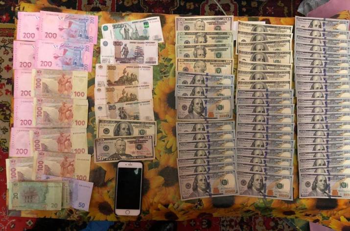 Двое жителей Старобельского района, которые входили в состав преступной группы, в течение значительного времени на территории Луганщины занимались незаконным сбытом каннабиса.