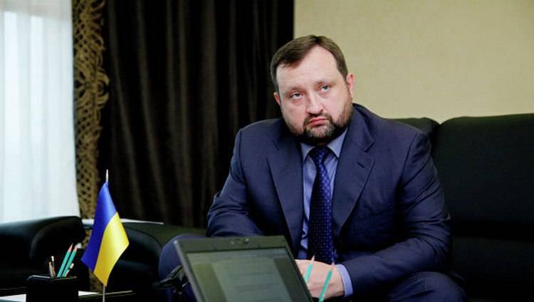 Генеральная прокуратура Украины завершила досудебное расследование по делу против бывшего руководителя Национально банка Сергея Арбузова. Об этом сообщил генеральный прокурор Юрий Луценко, передаёт