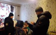 В Новоайдарском районе правоохранители посетили семью, в которой мать злоупотребляет спиртными напитками и не уделяет достаточного внимания детям.
