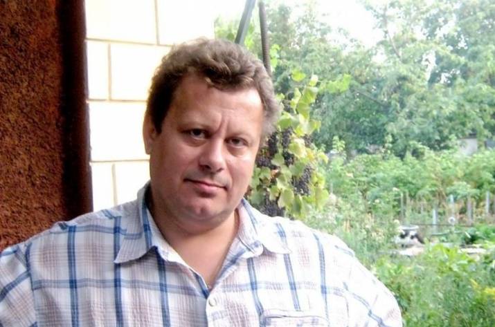 Я – луганчанин. Якщо якась тварина вам почне розповідати про “дагавріцца” – сміливо бийте в пику