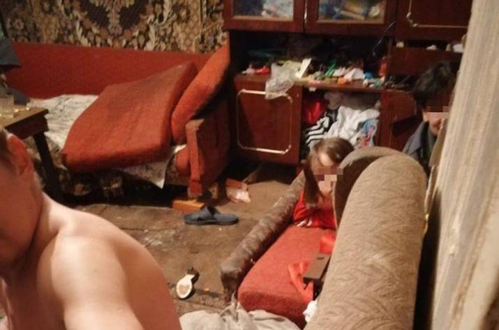 Прошлой ночью 41-летний мужчина сообщил в полицию о конфликте с женой. На место вызова выехали патрульные.