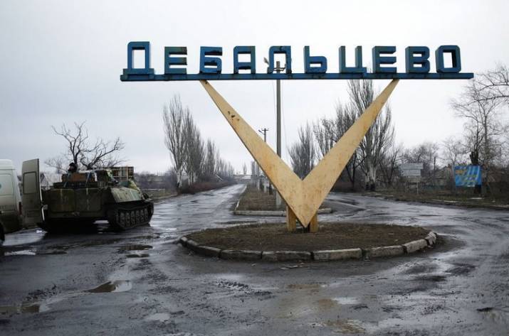 В оккупированном Дебальцево из-за обрушения части крыши местного завода погибла женщина. Об этом сообщает так называемое