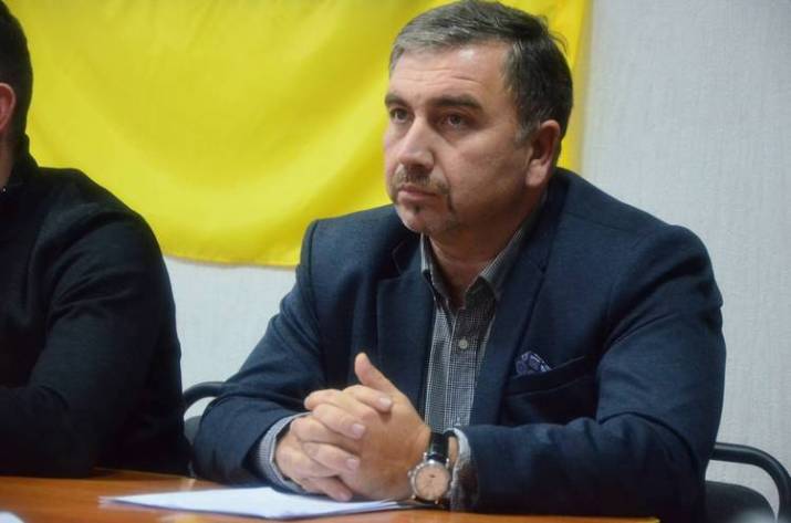 Секретарь Славянского городского совета Жан Ким не явился на заседание суда по делу о коррупции. Об этом сообщает телеканал