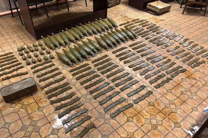 На Донетчине в нежилом доме обнаружен склад боеприпасов