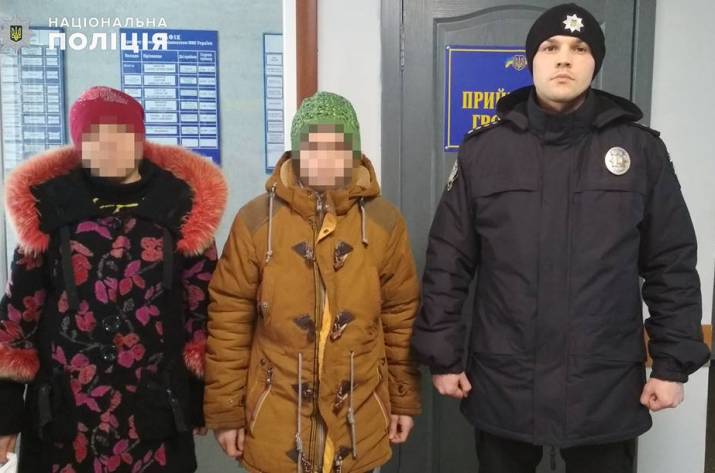 Сегодня, 30 февраля, в 3:00 полицейским позвонил 16-летний парень, который сообщил, что заблудился в поле и не может найти дорогу домой, а зарядка батареи телефона заканчивается. На этом связь с парне