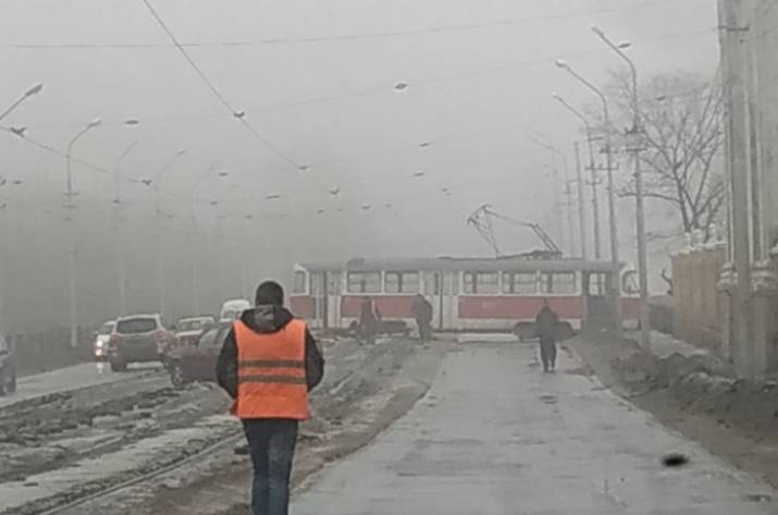 В Донецке слетел с рельсов трамвай 