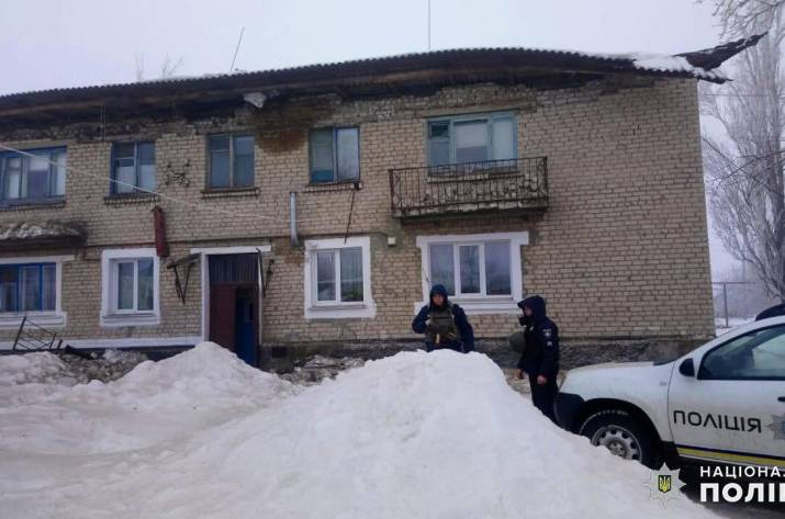 В Марковском районе обвалиласт крыша двухэтажного многоквартирного дома. Жителей эвакуировали.