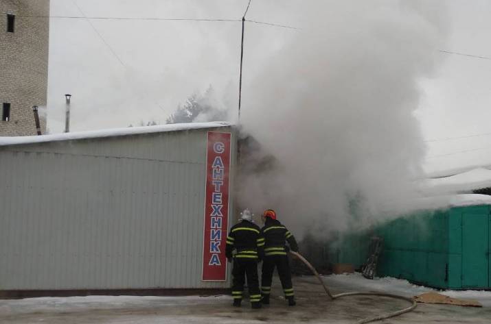 Сегодня, 6 февраля, в 8:39 в Службу спасения поступило сообщение о возгорании торгового павильона по ул. Украинская в Новопскове.