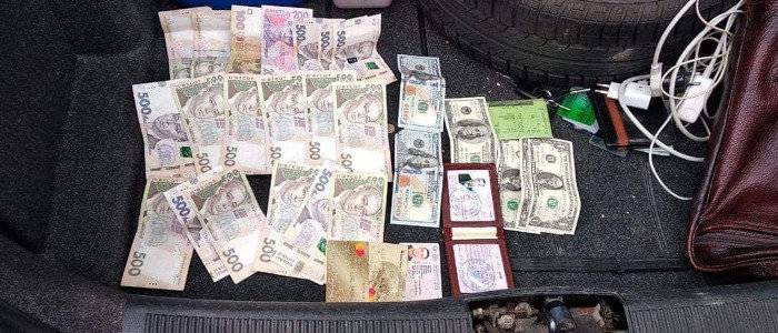 Правоохранители Объединенных сил разоблачили офицера Национальной гвардии Украины, который требовал и получил взятку за содействие в подписании контракта на прохождение военной службы в указанной воен