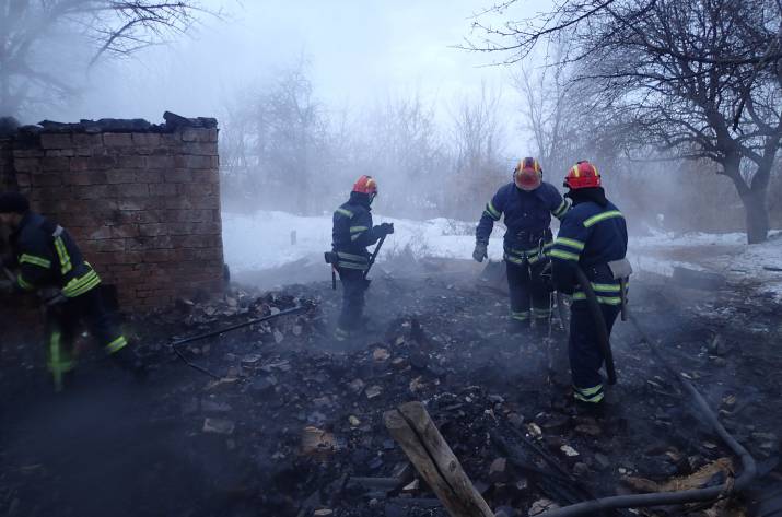 Сегодня, 12 февраля, в 4:30 в Службу спасения сообщили о том, что в Лисичанске на ул. Шушенская загорелся жилой частный дом.