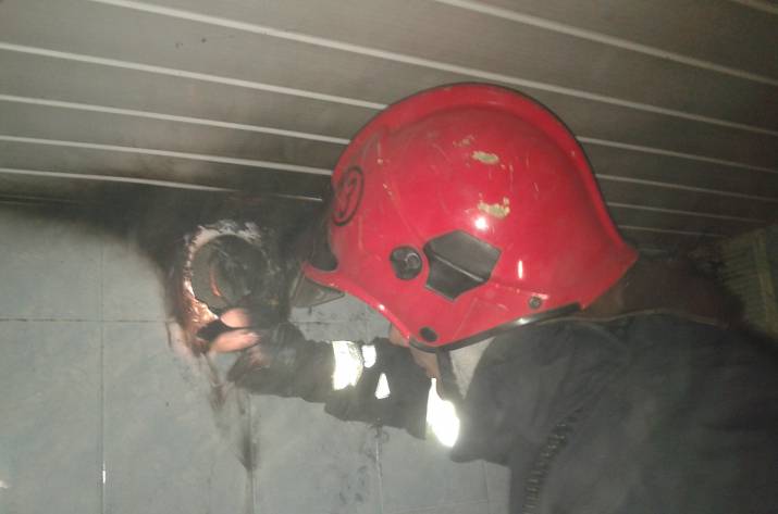 Вчера, 14 февраля, в 14:04 в Службу спасения поступило сообщение о пожаре в Рубежном по ул. Освободителей.