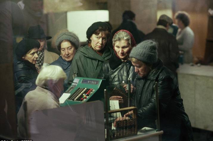 Как весь СССР стоял в очередях