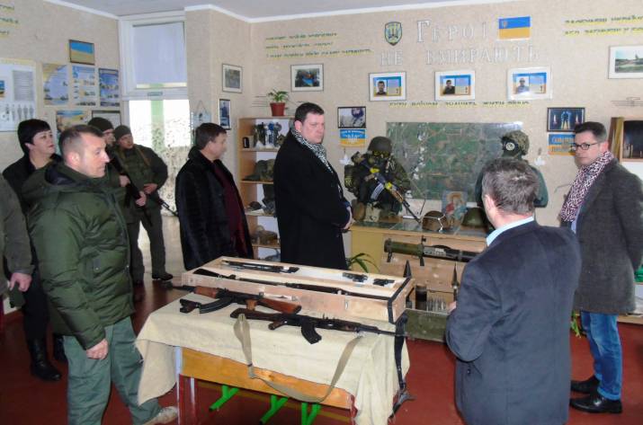 С рабочим визитом Попаснянщину посетила латвийская делегация во главе с Чрезвычайным и Полномочным послом Латвийской Республики в Украине Юрисом Пойкансом.