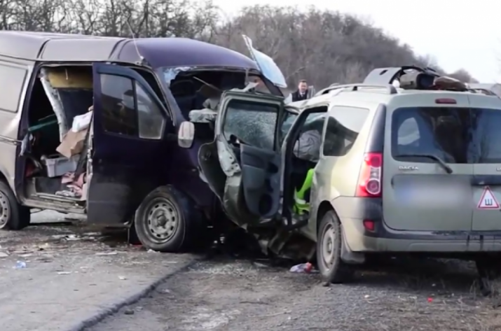 Сегодня, 22 февраля, около 6:00 на трассе Донецк-Седово в Старобешевском районе (оккупированная территория Донетчины) произошло смертельное ДТП.