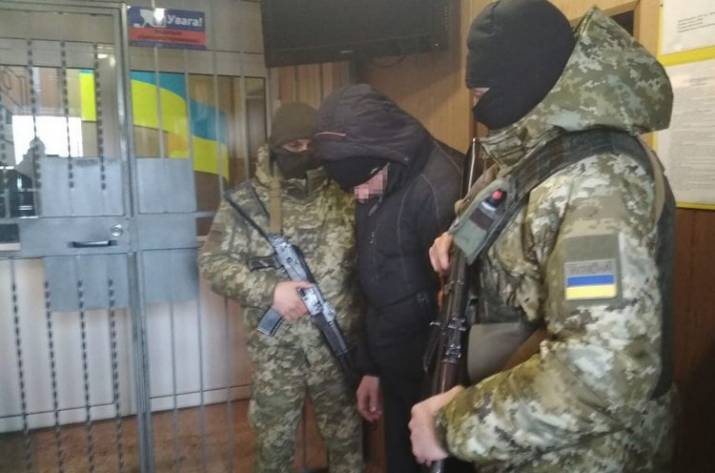 Пограничники задержали боевика, охранявшего обломки МН17