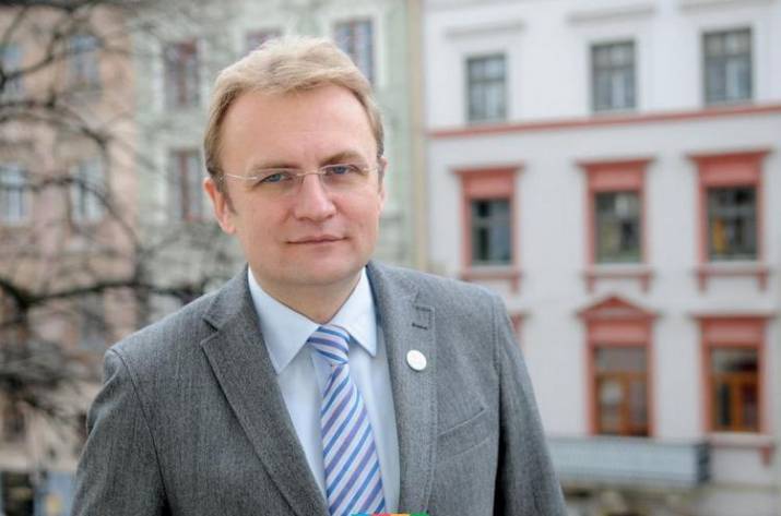 Садовой отзывает свою кандидатуру в пользу Гриценко