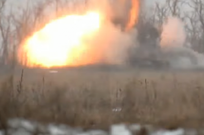 Офицер ВСУ показал эффектное уничтожение огневой точки боевиков (видео)