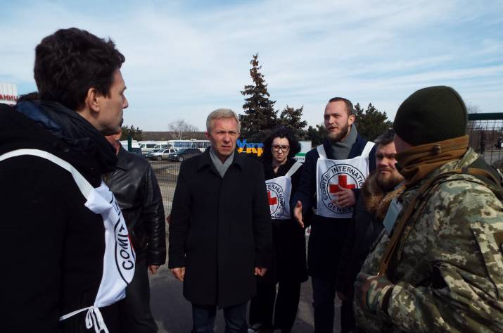 Сегодня, 5 марта, в Станицу Луганскую с рабочим визитом впервые прибыла председатель делегации Международного комитета Красного Креста в Украине и председатель субделегации в Северодонецке.