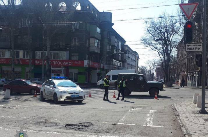 В Мариуполе проводятся совместные учения полиции и ГСЧС. 