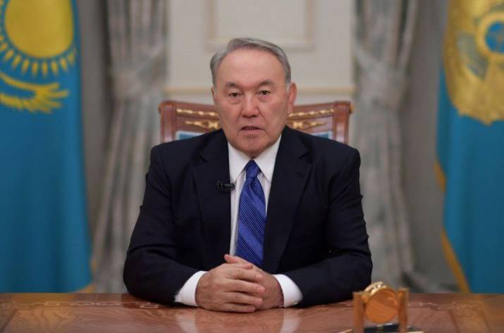 Бессменный президент Казахстана Нурсултан Назарбаев подал в отставку. Об этом он заявил в прямом эфире при обращении к нации, передает 