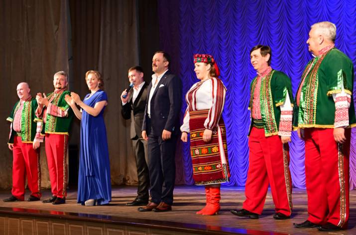 Першим містом українського Донбасу, де виступили артисти Академічного ансамблю пісні й танцю Національної гвардії України став Сєвєродонецьк. Таким чином стартували іміджеві заходи з нагоди п’ятої річ