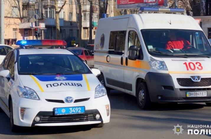 Вчера, 21 марта, в медицинский пункт одной из школ г. Северодонецк обратились ученики 7 класса с жалобами на слабость, тошноту и головную боль. Детей с подозрением на отравление неизвестным веществом