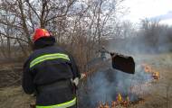 За прошедшие сутки, 29 марта, спасатели Луганщины осуществили 13 выездов на ликвидацию возгорания сухой травы и веток на открытой территории, общей площадью 7,27 га.