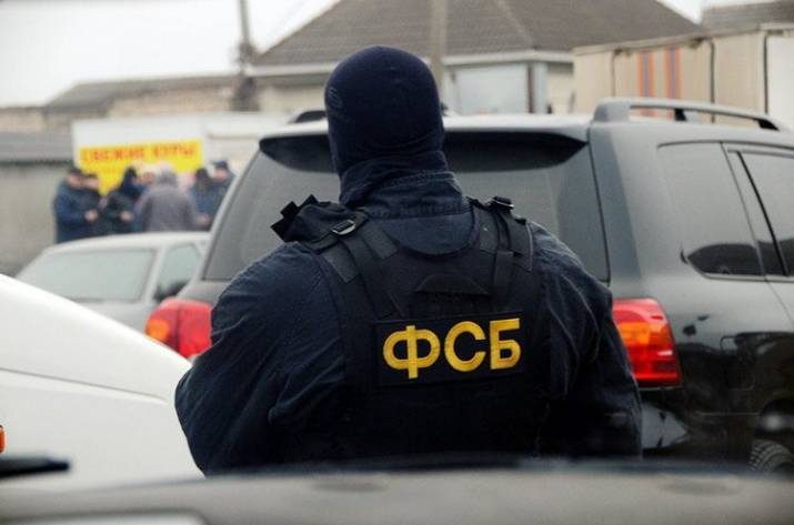 ФСБ завербовала бывшего милиционера из Луганской области для похищения сотрудника СБУ или военной разведки. Об этом сообщает пресс-центр Службы безопасности Украины.