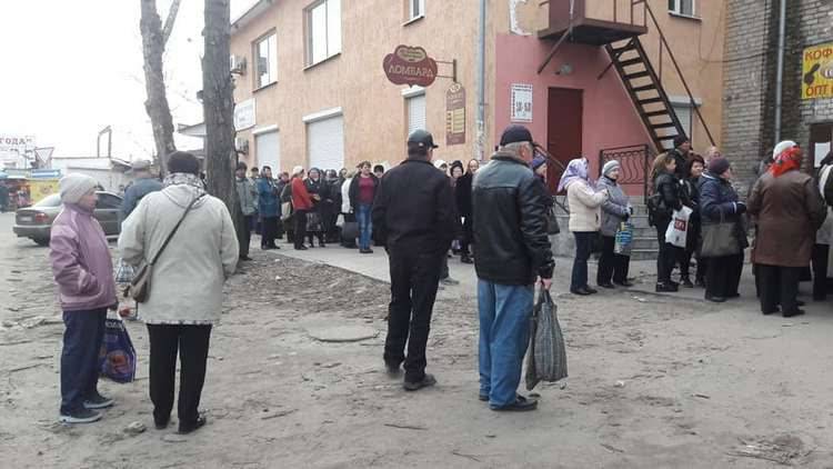 Пользователи соцсетей сообщают об очередях возле