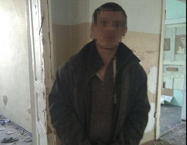 В здании бывшей больницы содового завода в Лисичанске обнаружили охотников за металлом.