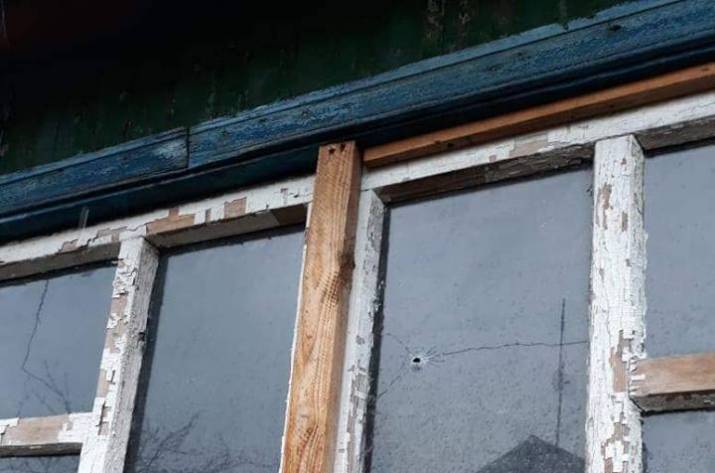 Незаконные вооруженные формирования вновь обстреляли прифронтовые районы Луганщины. 