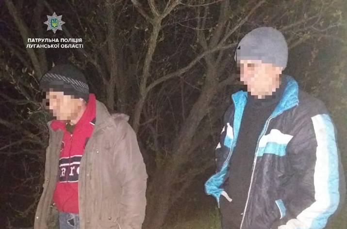 Прошлой ночью совместный экипаж патрульных и работников рыбоохранного патруля на водохранилище, вблизи поселка Малорязанцево, обнаружили рыбаков с незаконными орудиями лова - сетями.