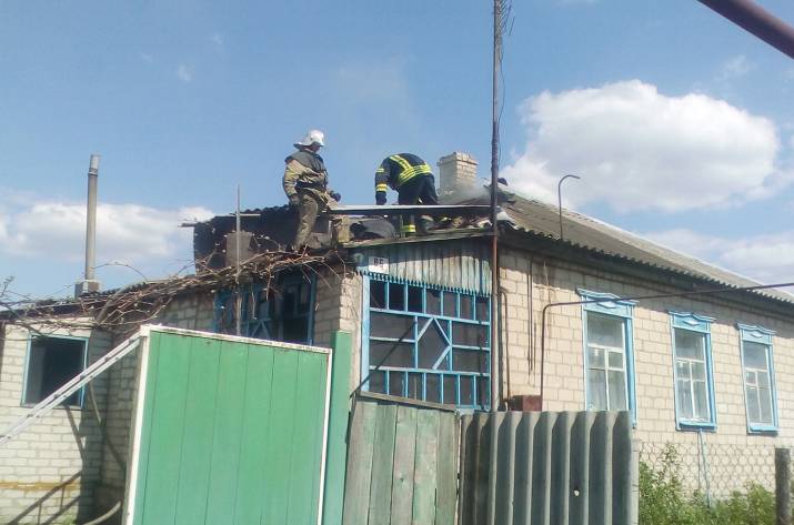 7 мая в 13:24 в Службу спасения поступило сообщение о пожаре в жилом доме по ул. Центральная в с. Лантратовка Троицкого района.