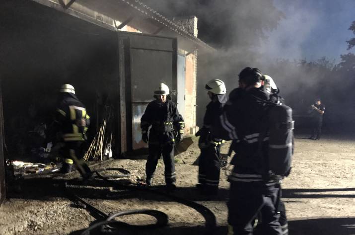 17 мая в 20:27 в Службу спасения поступило сообщение о возгорании гаража в Северодонецком интернате по ул. Донецкая, 1.