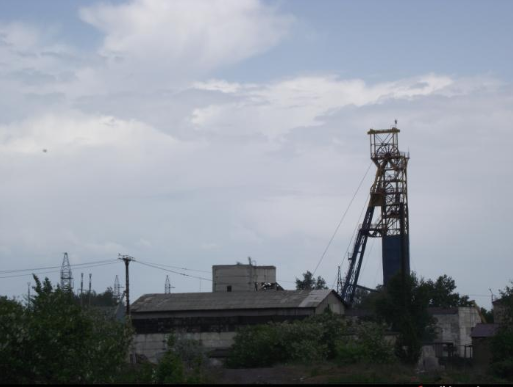 Вчера, 19 мая, в оккупированном Должанске, в районе погрузки шахты им. Свердлова, обнаружен труп человека без головы.